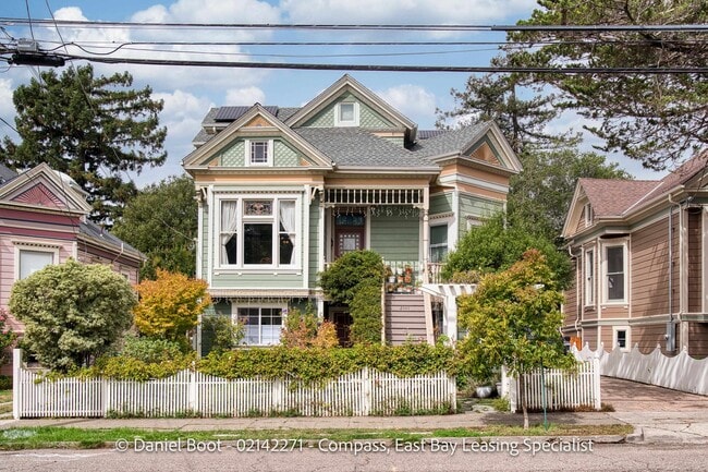 2141 Ward St in Berkeley, CA - Building Photo - Building Photo