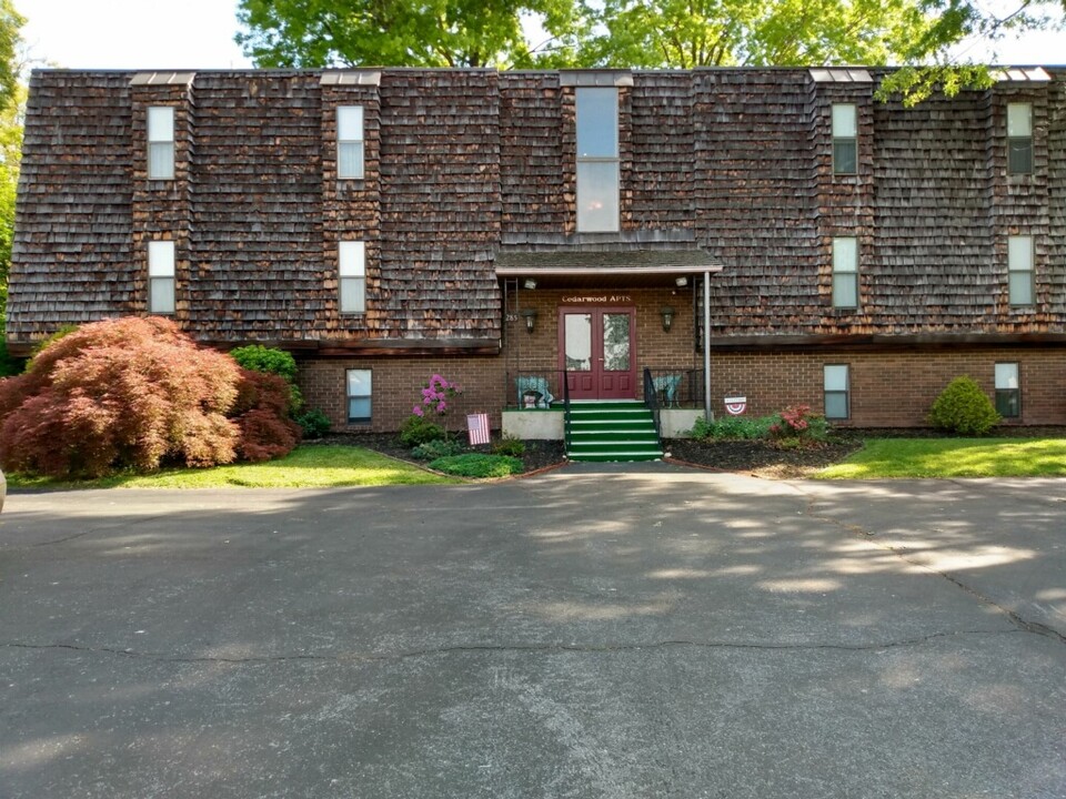 285 Grace St, Unit #3E in Pottstown, PA - Building Photo