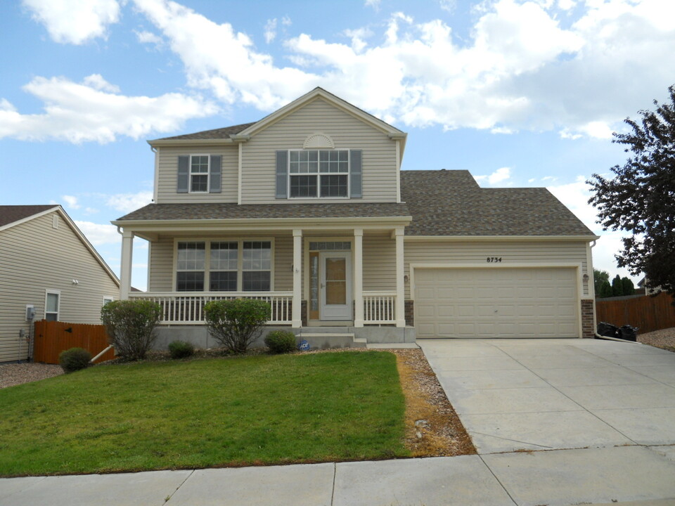 8734 Silver Glen Dr in Fountain, CO - Building Photo