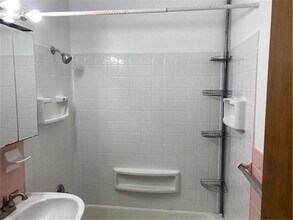 415 Ridgewood Ave-Unit -103 in Minneapolis, MN - Building Photo - Building Photo