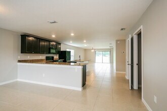 6543 Redbay Dr in Brooksville, FL - Building Photo - Building Photo