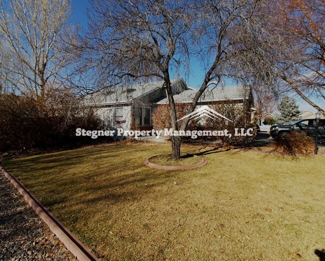 889 Essex Dr in Loveland, CO - Building Photo - Building Photo