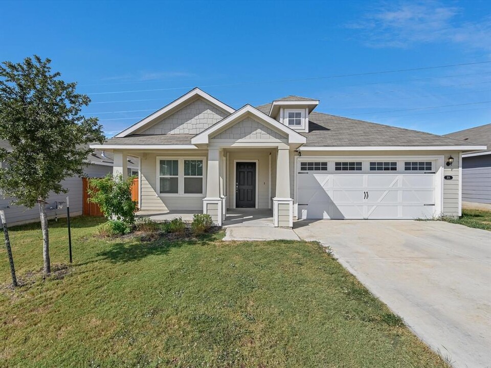 201 Spiny Lizard Ln in San Marcos, TX - Foto de edificio