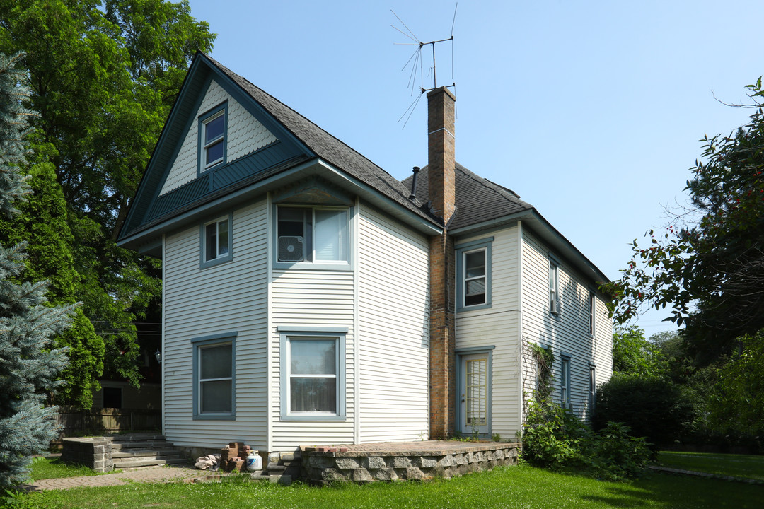 Whitmore Lake Portfolio in Whitmore Lake, MI - Foto de edificio