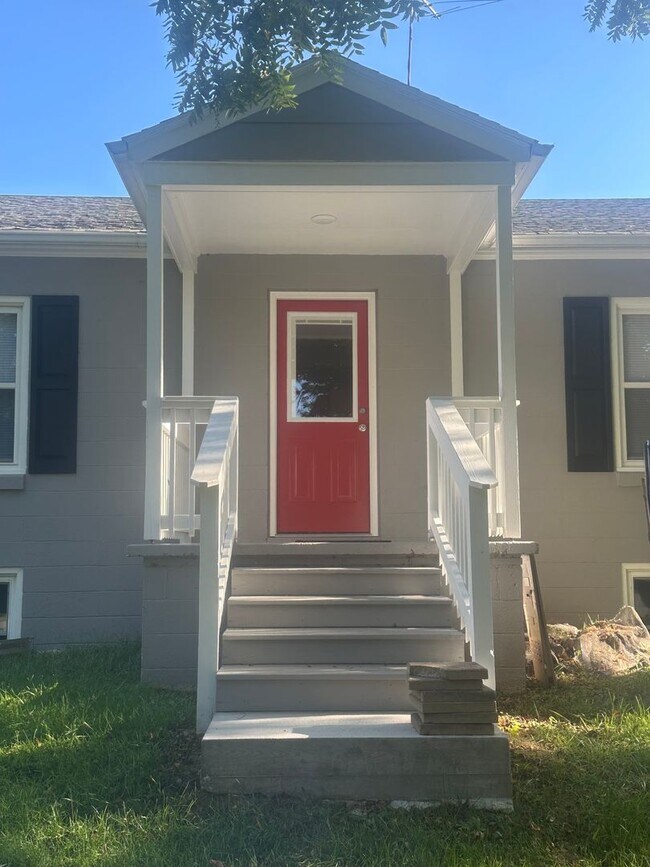 3731 N Lee Hwy in Fairfield, VA - Building Photo - Building Photo