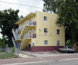 3471 Grand Ave in Miami, FL - Building Photo - Building Photo