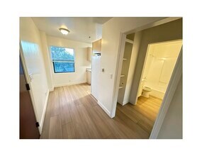 2225 Marathon St, Unit UnitB in Los Angeles, CA - Building Photo - Building Photo