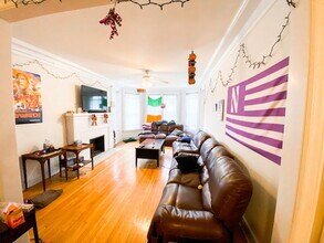 1125 Davis St in Evanston, IL - Building Photo - Building Photo