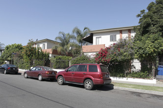 6537 Troost Ave in North Hollywood, CA - Building Photo - Building Photo