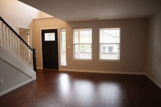2522 W 10th St in Washougal, WA - Foto de edificio - Building Photo