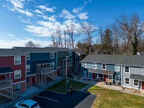 203-209 Tee Street in Blacksburg, VA - Foto de edificio - Building Photo