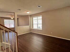1826 Thompson Trail in Round Rock, TX - Foto de edificio - Building Photo