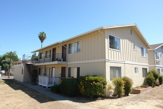5752 Via Monte in San Jose, CA - Foto de edificio - Building Photo