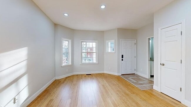 40 Everett St in Boston, MA - Building Photo - Building Photo