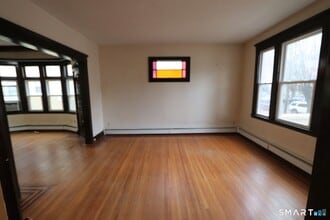 814 Orange St, Unit 1 in New Haven, CT - Foto de edificio - Building Photo