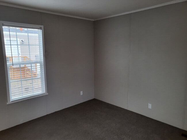 152 Beech in Highland, MI - Building Photo - Building Photo