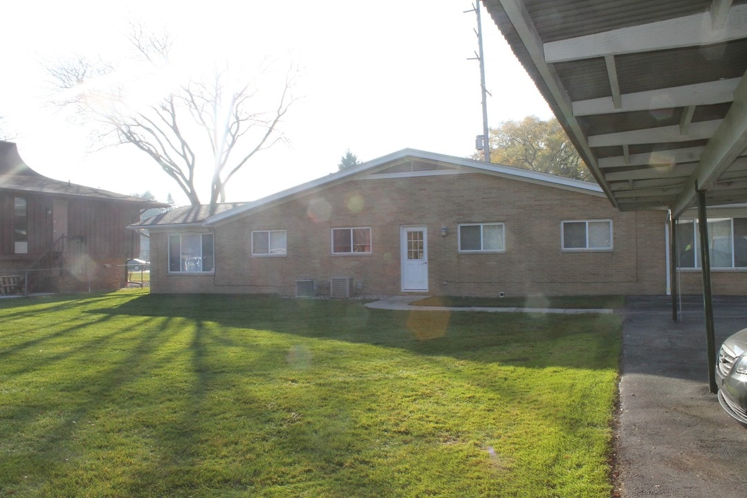 Shattuck Road Apartments in Saginaw, MI - Building Photo