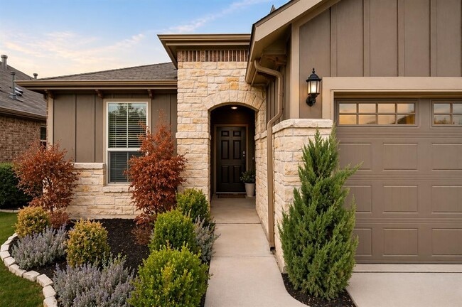 215 Methodius Dr in Hutto, TX - Building Photo - Building Photo