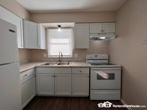 824 Hartford Ave in Des Moines, IA - Building Photo - Building Photo