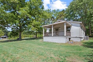 2223 Pine Mountain Rd NW in Kennesaw, GA - Building Photo - Building Photo