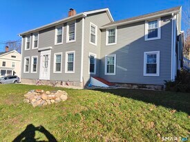 19 East St in Canton, CT - Building Photo