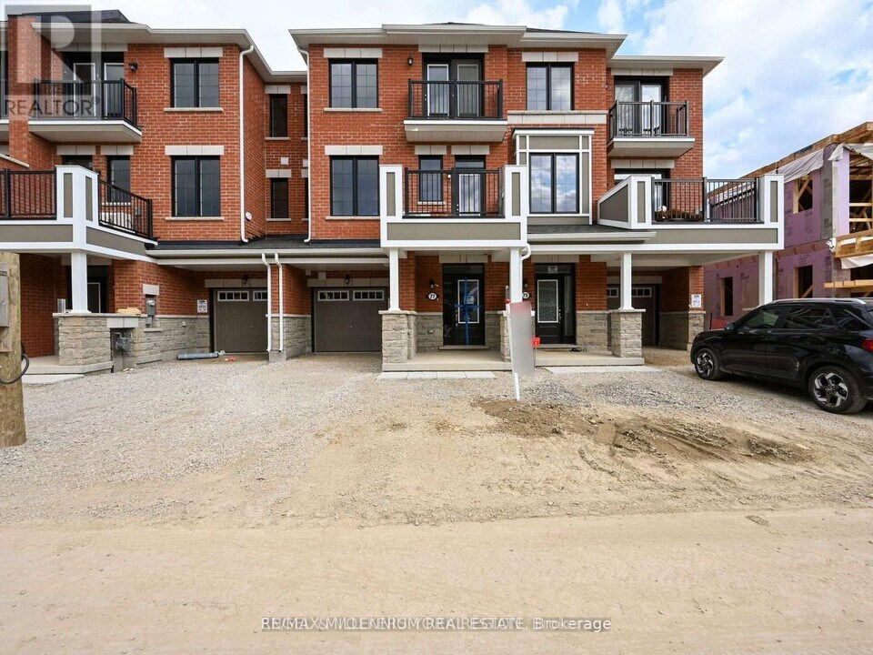 77 Keppel Cir in Brampton, ON - Building Photo