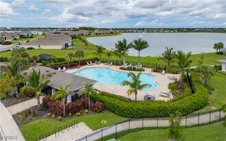 374 Spg Hl Lk Lp in Cape Coral, FL - Building Photo
