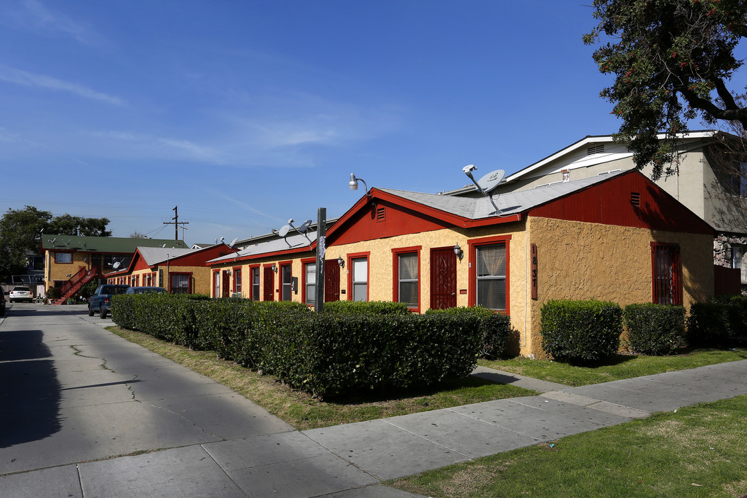 Cedar Ave. Apartments in Long Beach, CA - Building Photo