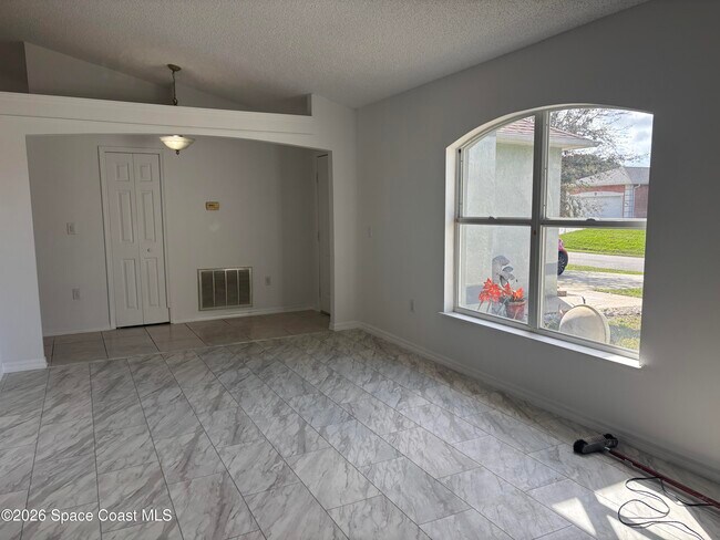 443 Collings St SE in Palm Bay, FL - Building Photo - Building Photo