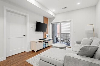 21 Lexington St in Boston, MA - Building Photo - Building Photo