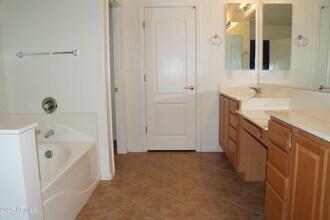 3643 E Hyatt Ln in Gilbert, AZ - Building Photo - Building Photo