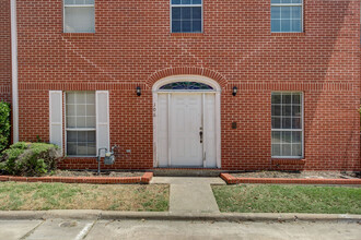 Carter Creek Townhomes in Bryan, TX - Building Photo - Building Photo