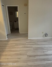 105 Des Moines Ct in Tinton Falls, NJ - Building Photo - Building Photo