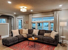 3923 Victory Blvd in Cleveland, OH - Building Photo