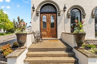 42 Lake St in Leroy, NY - Building Photo - Building Photo