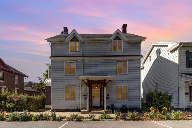 149 N 2nd St in Newport, PA - Building Photo - Building Photo