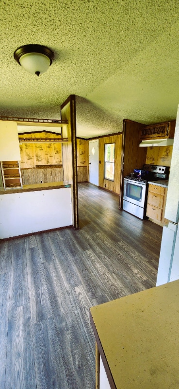 property at 571 Cobb Dr