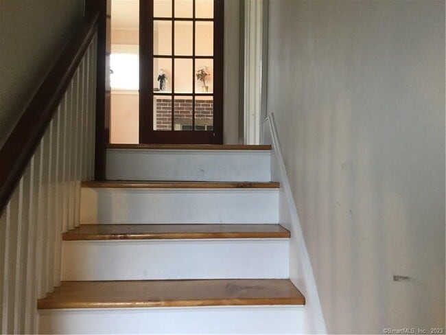42 Quaker Ln S in West Hartford, CT - Building Photo - Building Photo