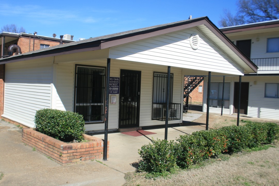 Cherry Creek Apartments in Memphis, TN - Building Photo