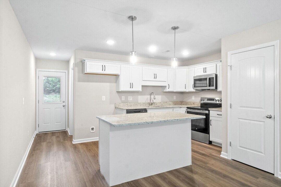 512 Edlin St in Clarksville, TN - Building Photo