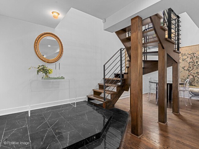 1748 N Crilly Ct in Chicago, IL - Building Photo - Building Photo