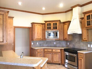 813 W Windmill Ct in Mustang, OK - Building Photo - Building Photo