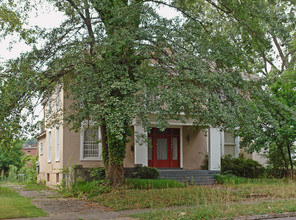 1527 Monroe Ave in Memphis, TN - Foto de edificio - Building Photo