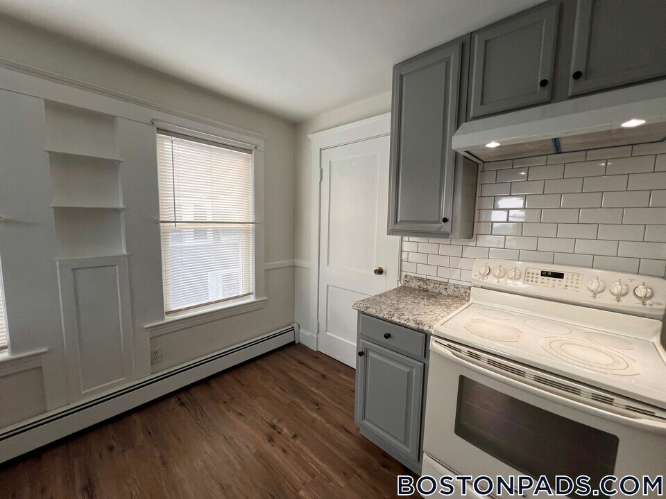67 New Park St-Unit -3 in Lynn, MA - Building Photo
