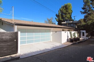 7353 Pyramid Pl in Los Angeles, CA - Building Photo - Building Photo