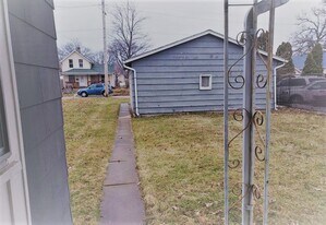 1577 31st Ave in Moline, IL - Building Photo