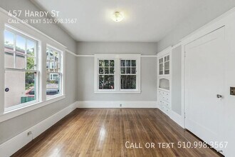 457 Hardy St in Oakland, CA - Foto de edificio - Building Photo