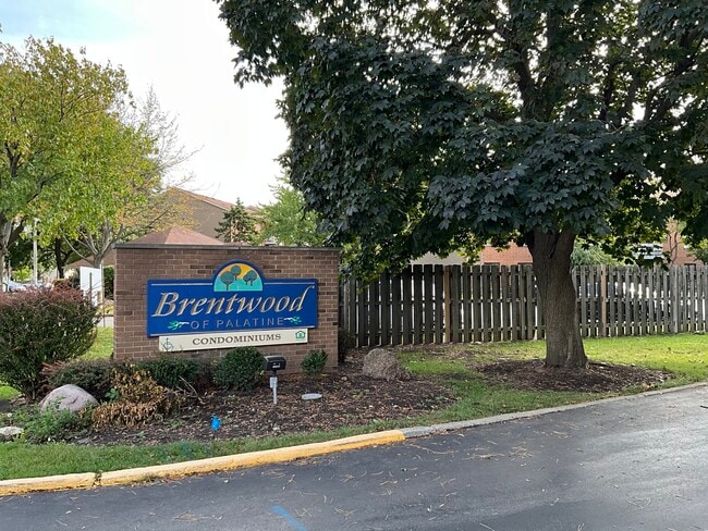 1477 N Winslowe Dr in Palatine, IL - Building Photo - Building Photo