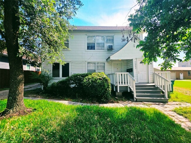 property at 1552 Lombardy St