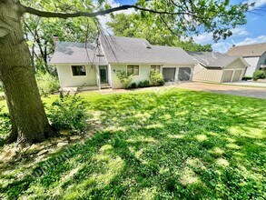 4996 W 60th Terrace in Mission, KS - Building Photo - Building Photo